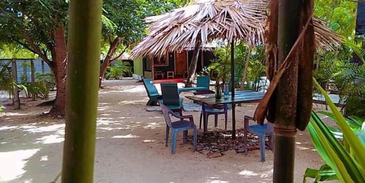 Naaval Beach Villa & Rooms Batticaloa Luaran gambar