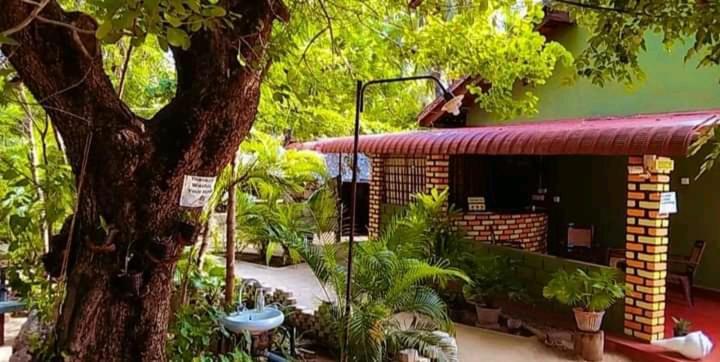 Naaval Beach Villa & Rooms Batticaloa Luaran gambar